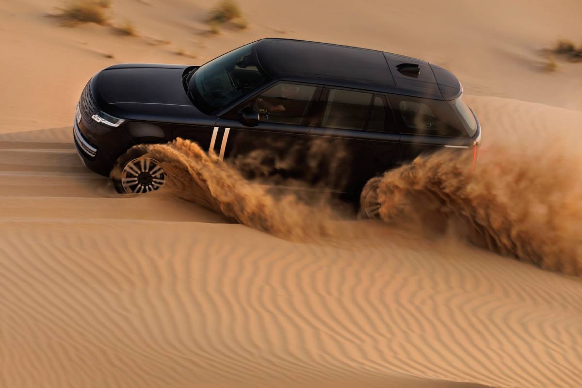Range Rover prueba su SUV eléctrico con el clima más implacable del mundo 1 RR BEV TD 28112024 01