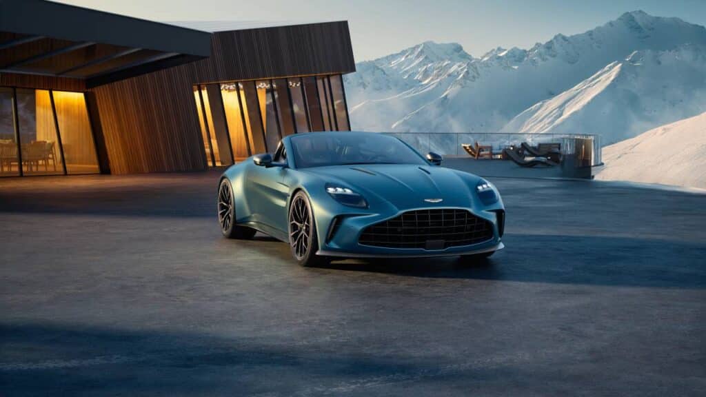 Aston Martin Vantage Roadster: el descapotable que pretende revolucionar la experiencia de conducción al aire libre 2 Aston Martin Vantage Roadster 5