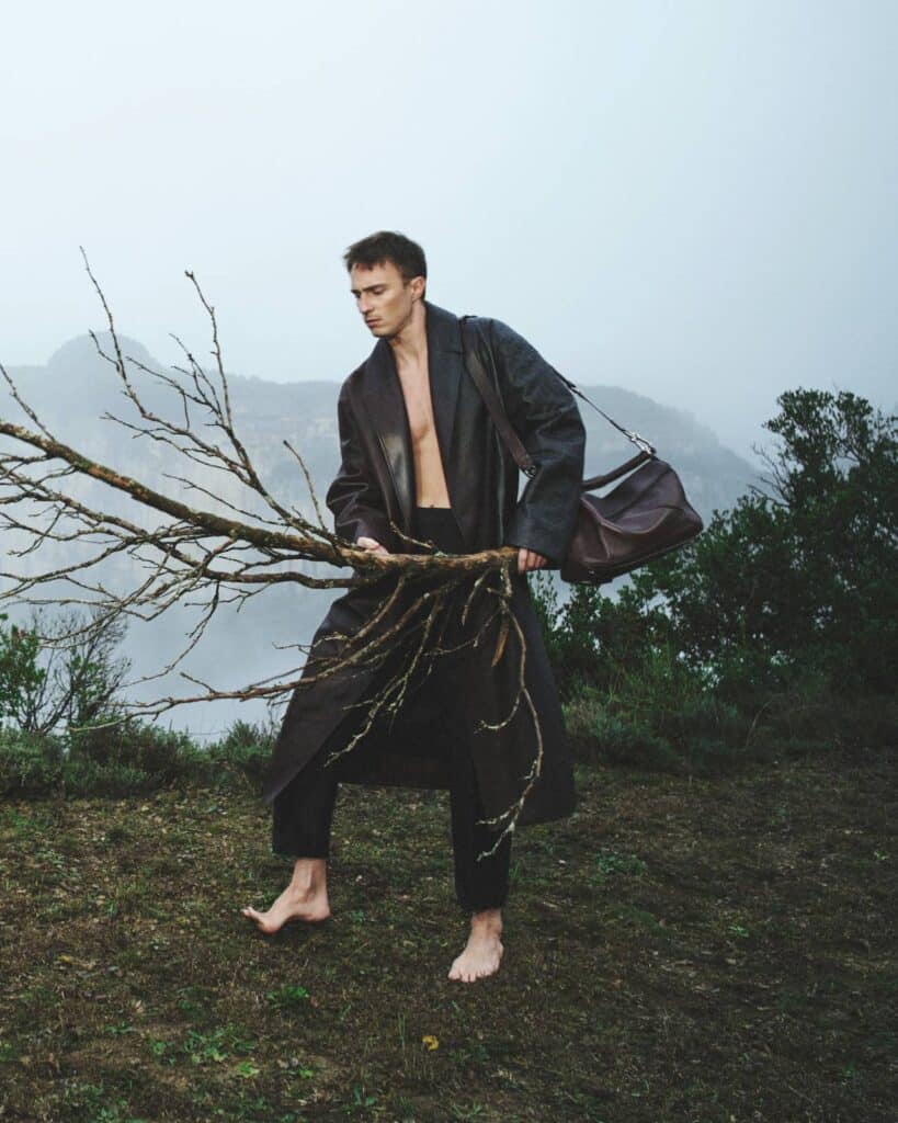 LOEWE SS25 DAVID SIMS CAMPAIGN DREW STARKEY RGB CROPPED 4x5 010