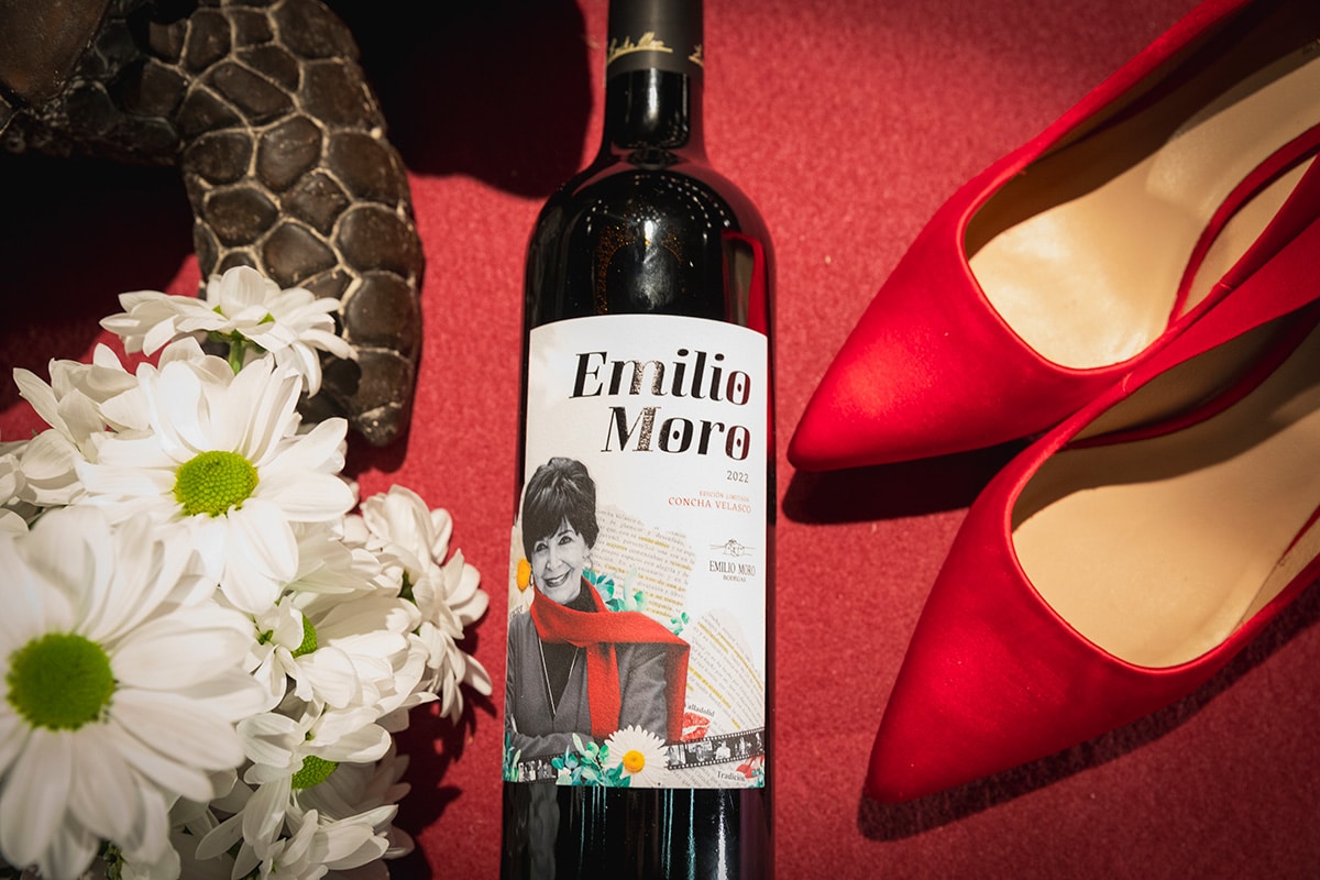 Estuche especial de Bodegas Emilio Moro dedicado a Concha Velasco.