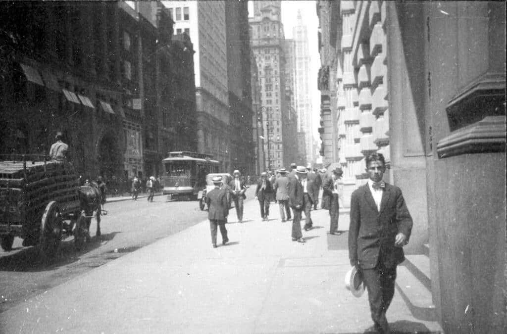 Nueva York retratada por Leitz Ernst en 1914 con una cámara Leica.