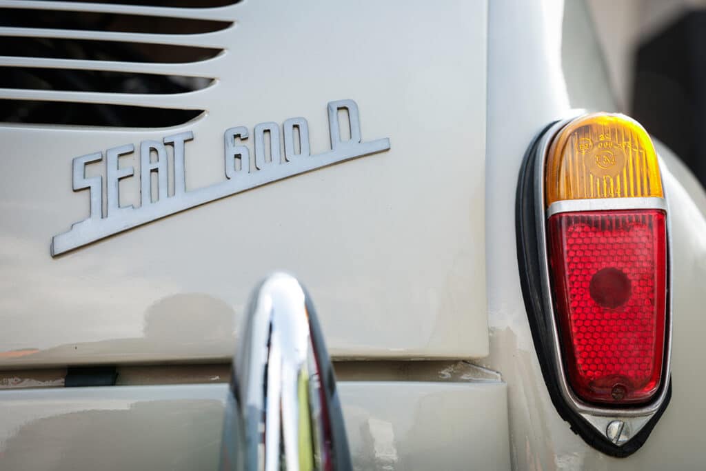 SEAT y la ONCE: 75 años de innovación, solidaridad y emociones compartidas 2 ONCE lanza una edición especial de su 'Cuponazo' junto a SEAT.