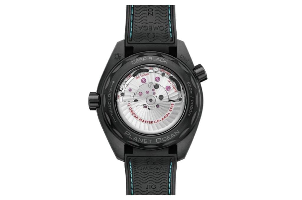 OMEGA presenta el nuevo Seamaster Planet Ocean Worldtimer en dos colores exclusivos 3 Seamaster Planet Ocean Worldtimer con esfera negra.