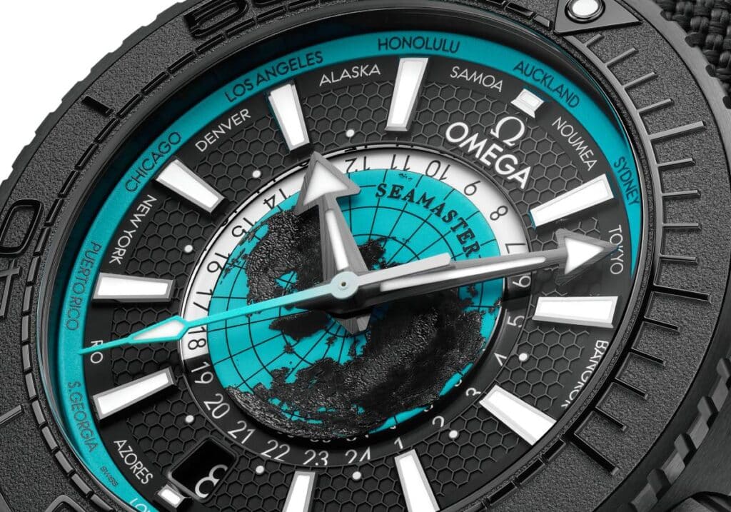 Seamaster Planet Ocean Worldtimer de OMEGA con esfera turquesa.