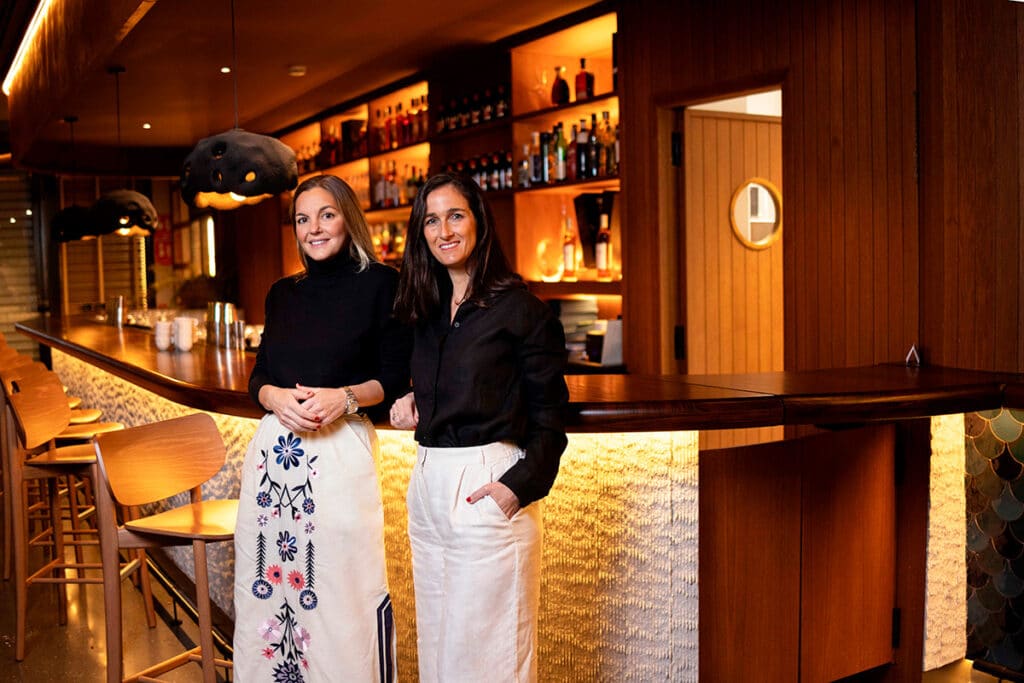 Alba Hurlé y Alicia Martín, del estudio madrileño Hurlé & Martín, en el restaurante La Mar en Madrid.