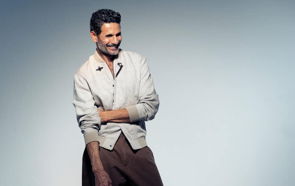 Óscar Higares posando para Gentleman.