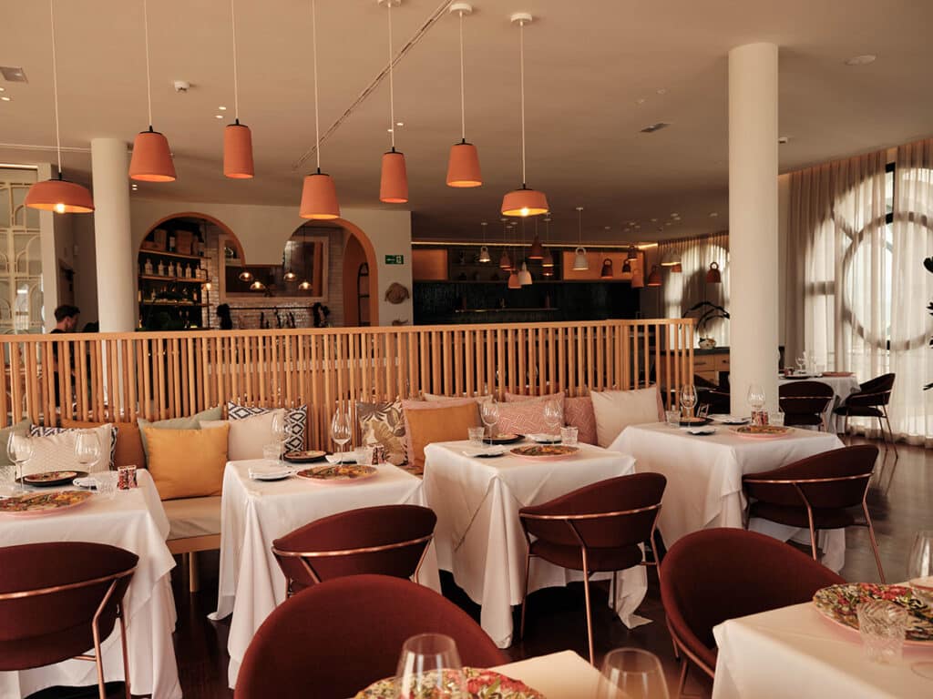 Donde el bienestar cobra vida: SO/ Sotogrande, esencia del lujo mediterráneo 3 Restaurante Cortijo Santa María 1962 en SO/ Sotogrande.