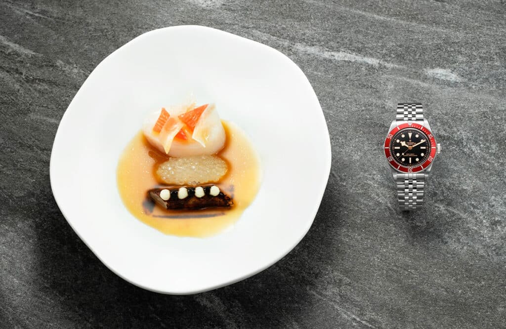Plato de Reynaud inspirado en los relojes de TUDOR.