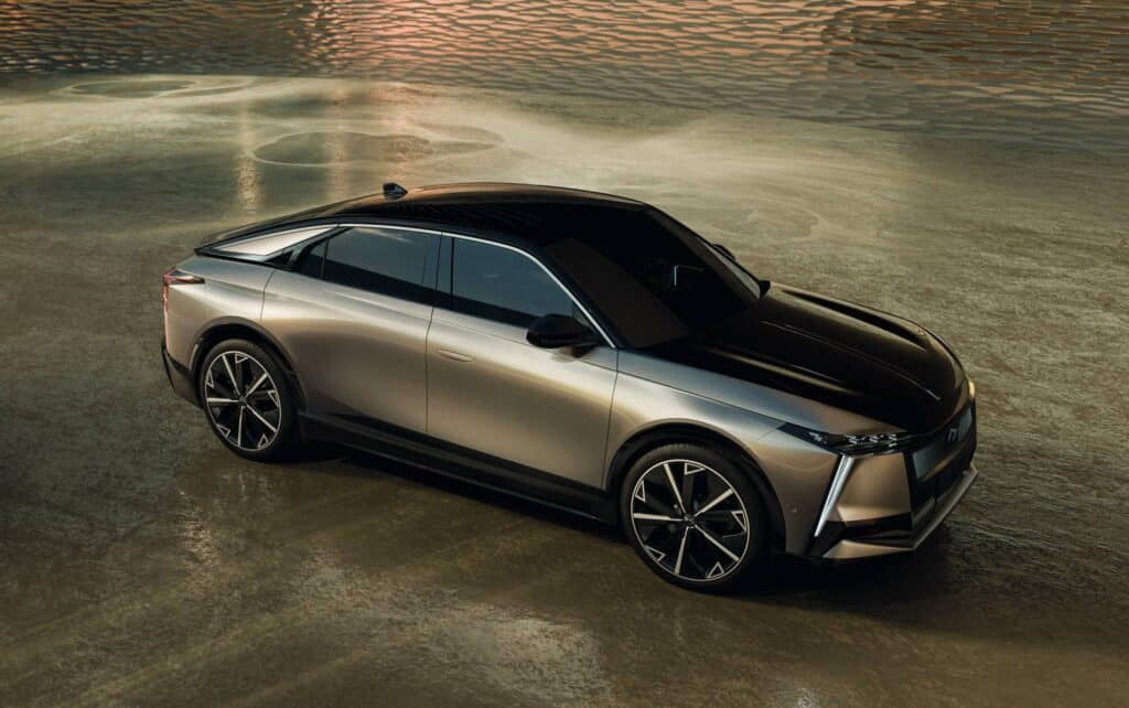 DS nº8 de DS automobiles.