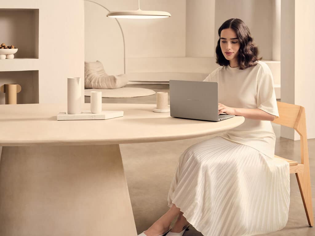 ASUS Zenbook A14: el portátil que conecta elegancia, potencia e innovación.