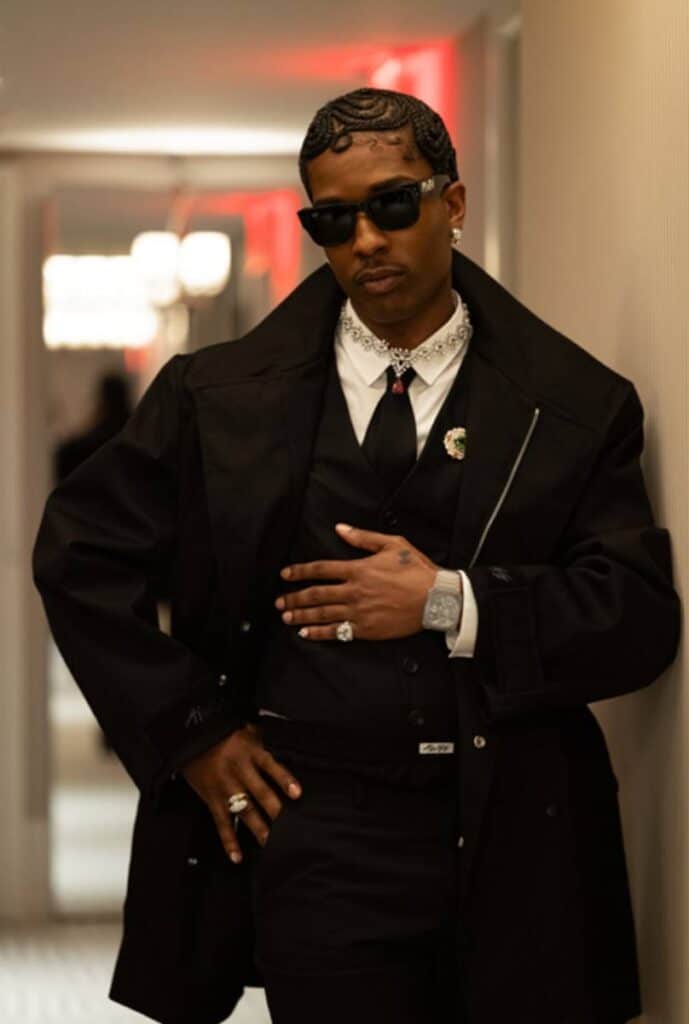 Bvlgari brilla en la Met Gala bajo la lente exclusiva de Greg Williams 3 A$AP Rocky en la Met Gala 2025 luciendo joyas de Bvulgari. Retrato de Greg Williams.