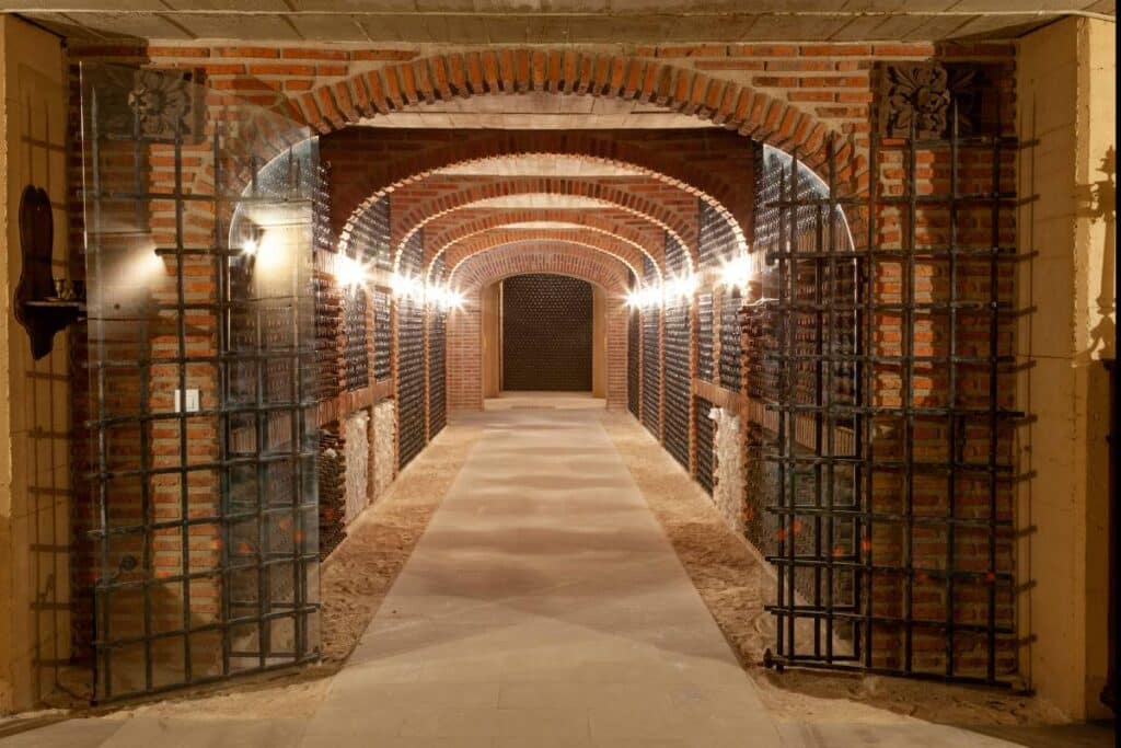 Bodegas de Murua, pertenecientes a Masaveu Bodegas.