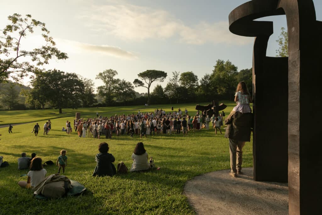Chillida Leku celebra el Solsticio de Verano con una programación estival completa e inmersiva.