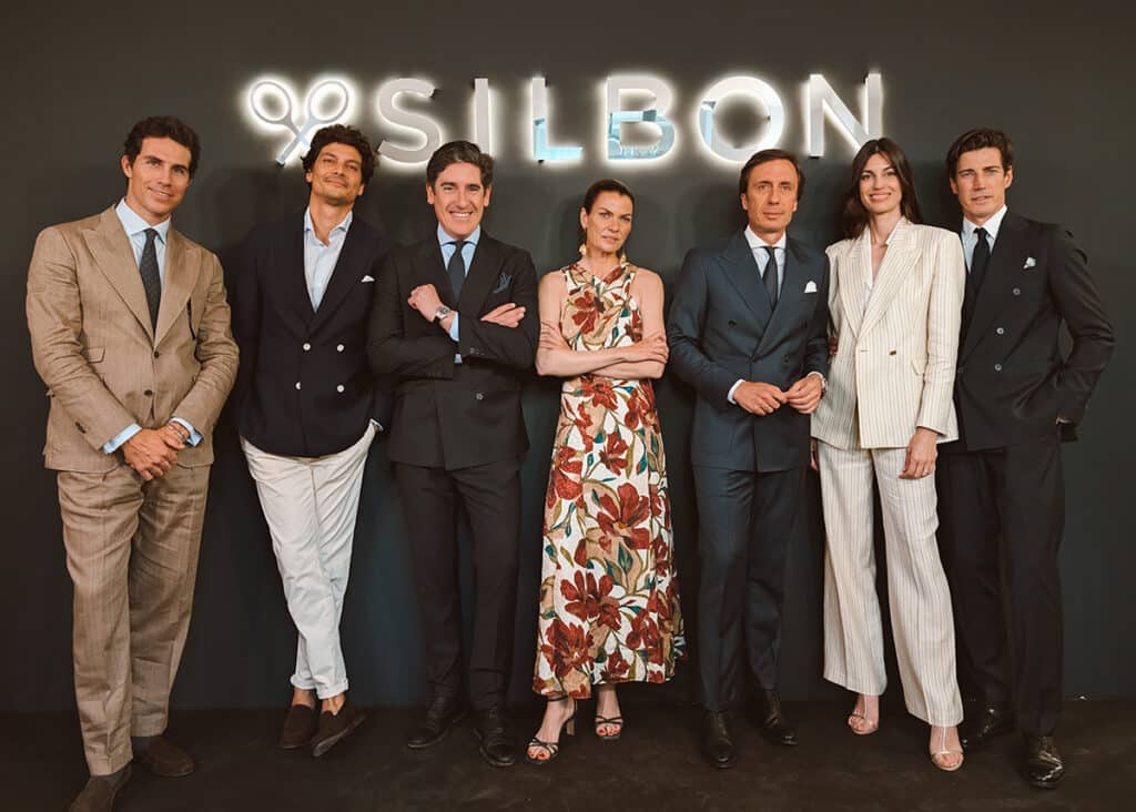 Silbon: de un piso en Córdoba al corazón de Barcelona 2 De izquierda a derecha: Beltrán Lozano, Javier De Miguel, Pablo López, Alejandra De Rojas, Juan Jurado, Davinia Pelegri y Oriol Elcacho.