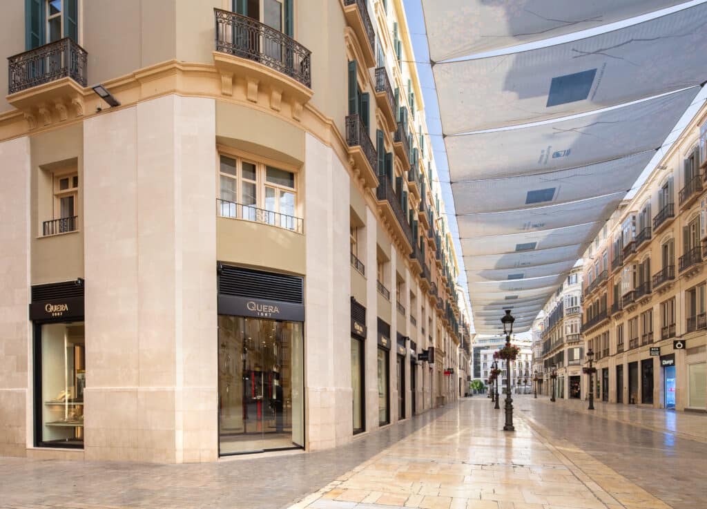 Entrada de la boutique de Quera en Málaga.