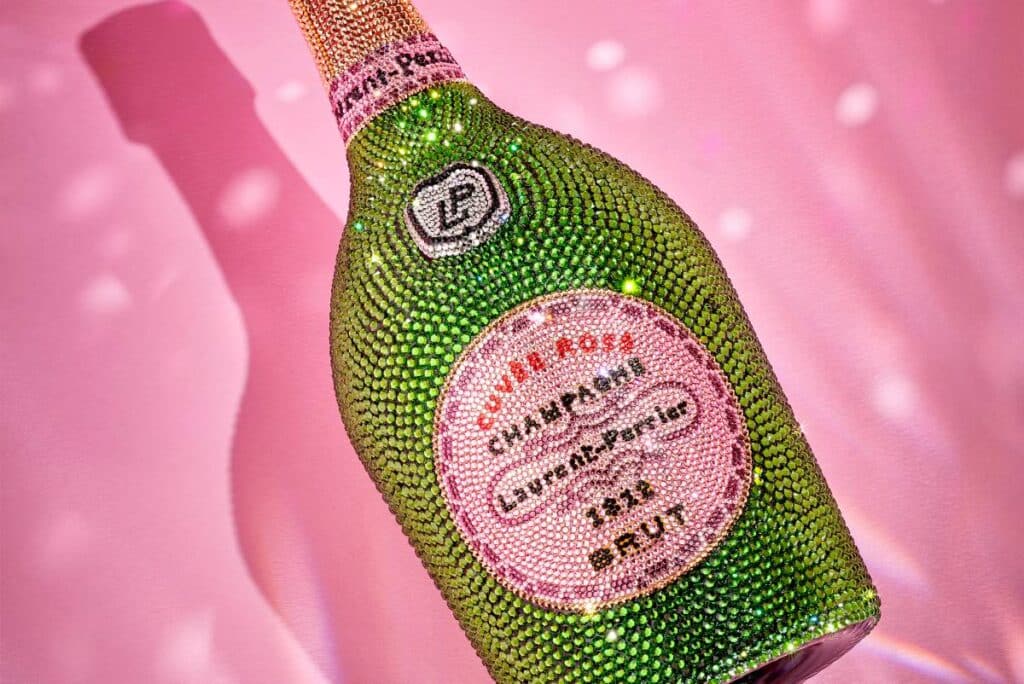 Nueva botella de Cuvée Rosé Laurent-Perrier diseñada por Shourouk Rhaiem.