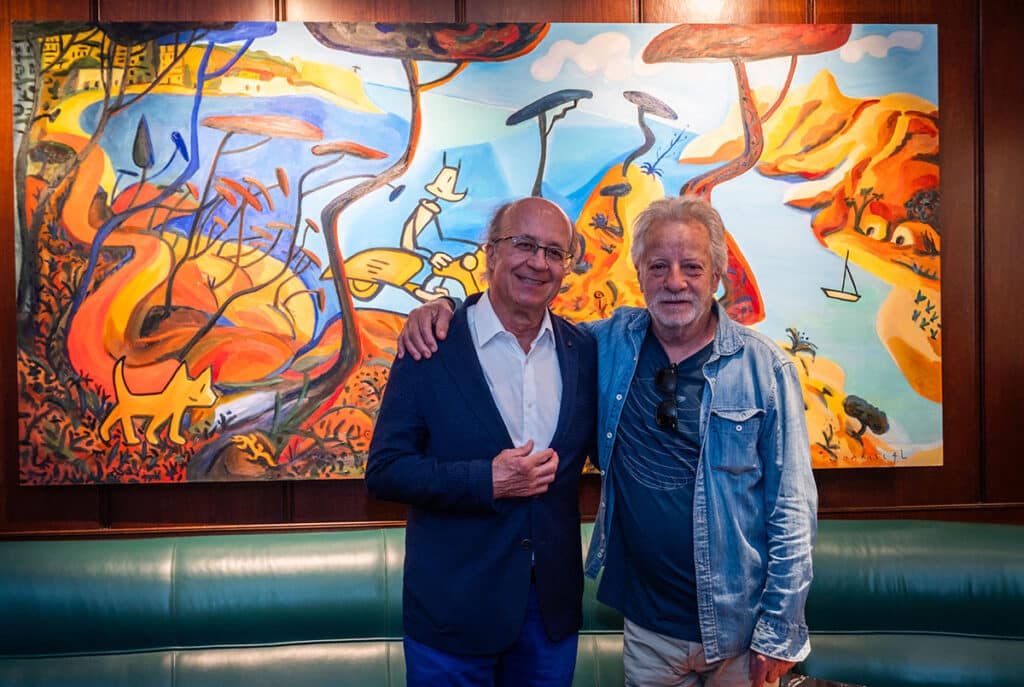 Arte y amistad en copa: cincuenta años de creatividad servidos en el Dry Martini 3 Javier de las Muelas y Javier Mariscal en la presentación de Mariscal en Dry Martini.