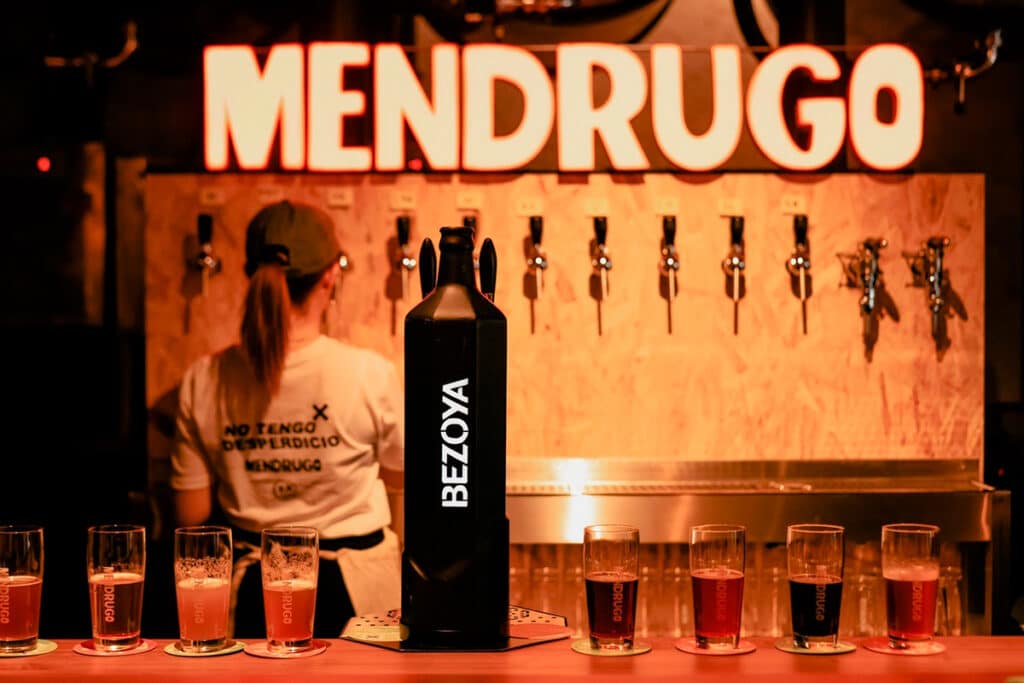 Abre Mendrugo, el primer bar de cerveza elaborada con sobrantes de pan llega a Madrid.