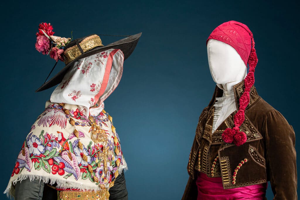 Exposición 'Raíces' del Museo del Traje.