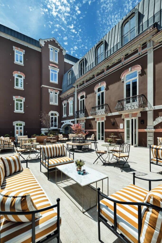 One Shot Hoteles: refugios con alma 2 La terraza del Hotel One Shot Palacio Cedofeita, en Oporto.