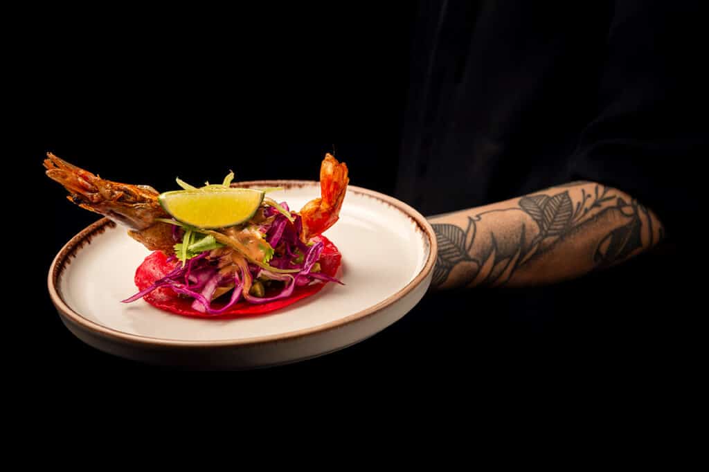 RUGE, la nueva experiencia culinaria de Rubén Iborra en la Sierra de Madrid 2 Taco de camarón, plato del restaurante RUGE.