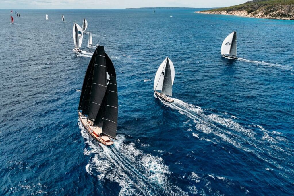 La Ibiza JoySail consolida su prestigio en 2025: cinco ediciones navegando hacia la excelencia.