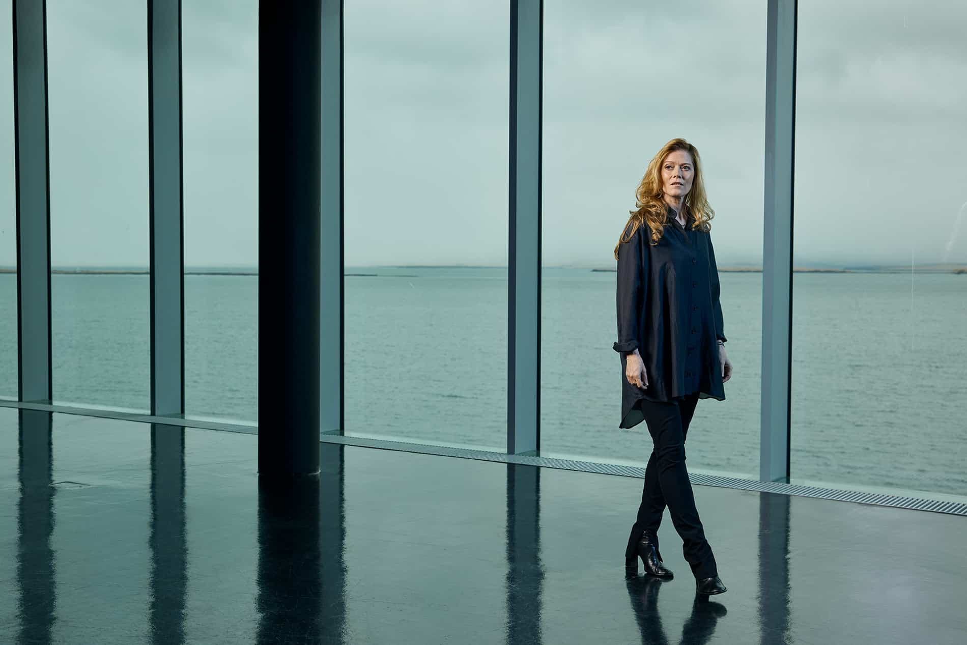 Bárbara Hannigan en el edificio Harpa, en Reikiavik, sede de la Orquesta Sinfónica de Islandia.