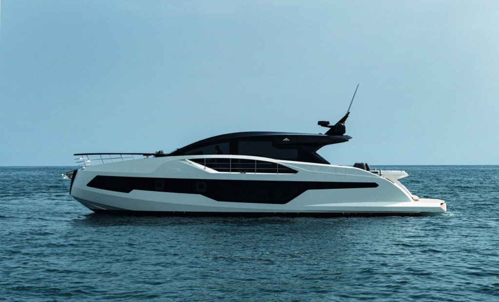 Astondoa 677 Coupe.