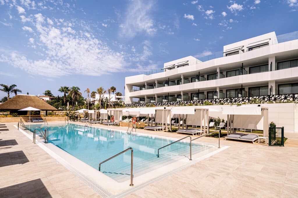Eurostars Oasis Marbella: un refugio de sol, mar y bienestar 4 Piscina del Eurostars Oasis Marbella.