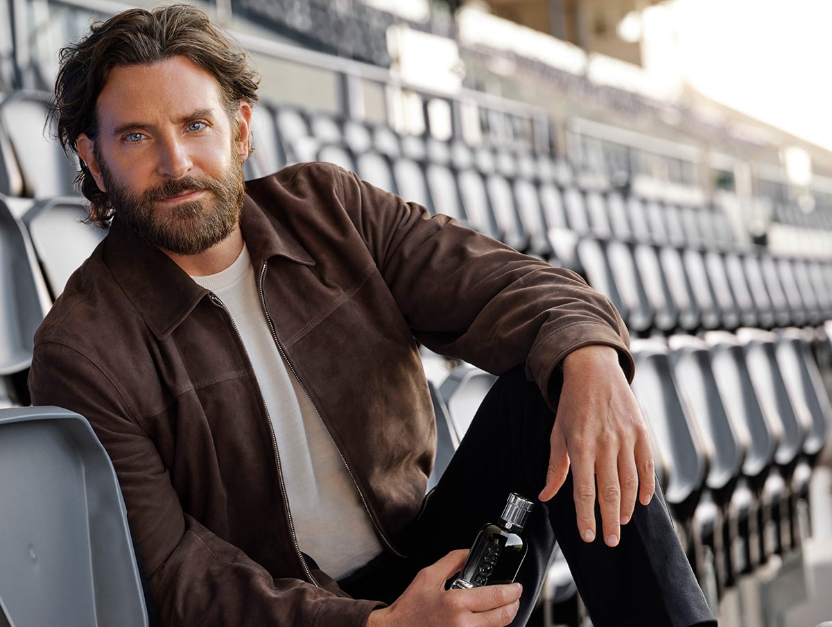 Bradley Cooper lidera una nueva era con el lanzamiento de BOSS Bottled Beyond 1 Bradley Cooper es la imagen de BOSS Bottled Beyond.