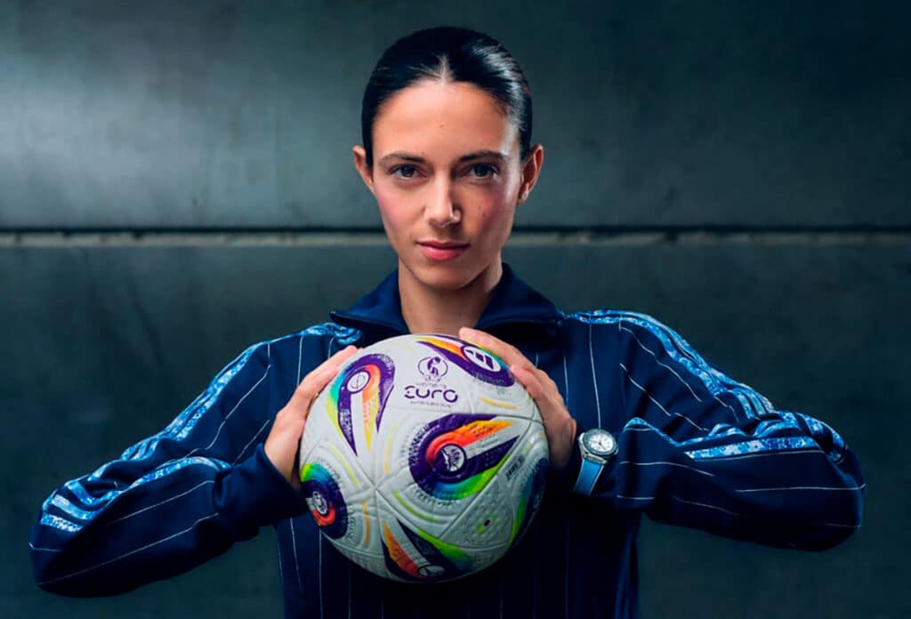 La futbolista Aitana Bonmatí con reloj de Hublot.