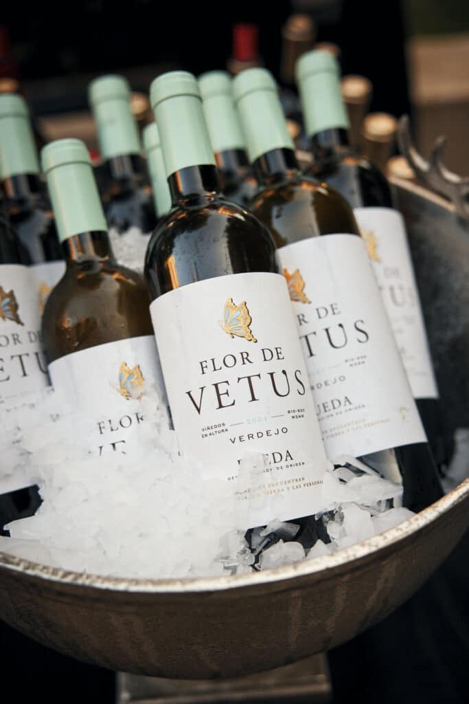 XI edición de los Premios GENTLEMAN: honrando la excelencia y el talento 3 Vino Flor de Lotus.