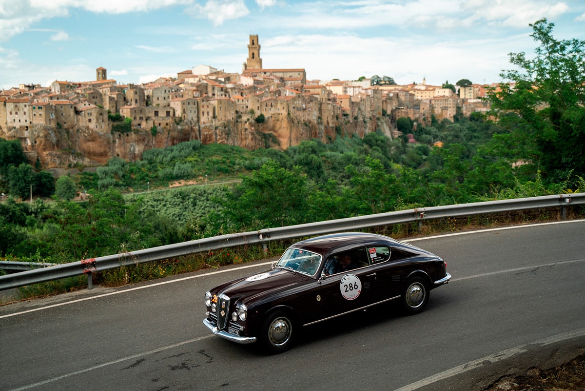 Chopard reafirma su compromiso como Patrocinador Mundial y Cronometrador Oficial de la Mille Miglia 1 Chopard reafirma su compromiso como Patrocinador Mundial y Cronometrador Oficial de la Mille Miglia.