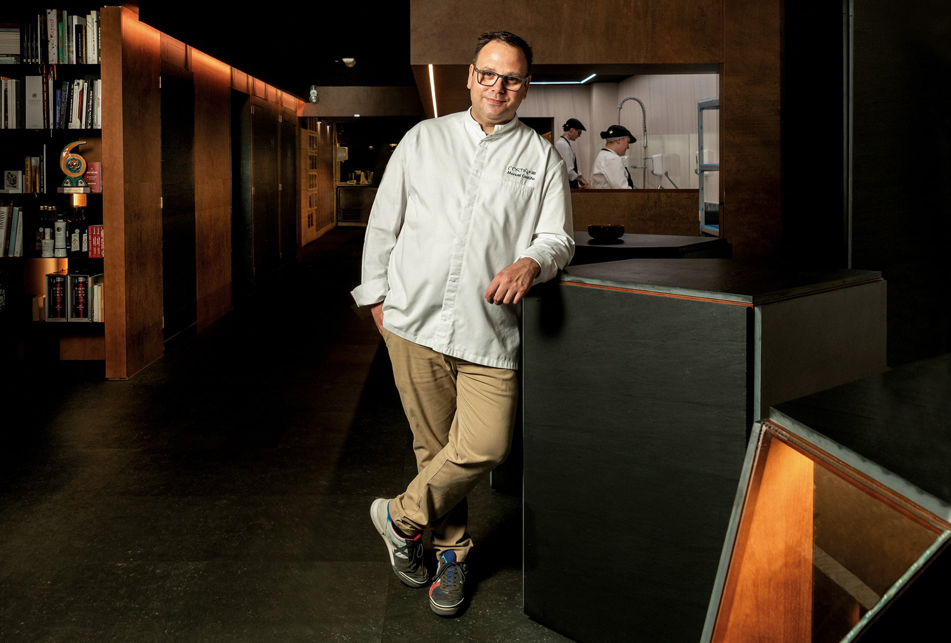 Manuel García Costiña en la zona de la entrada del restaurante Retiro da Costiña.