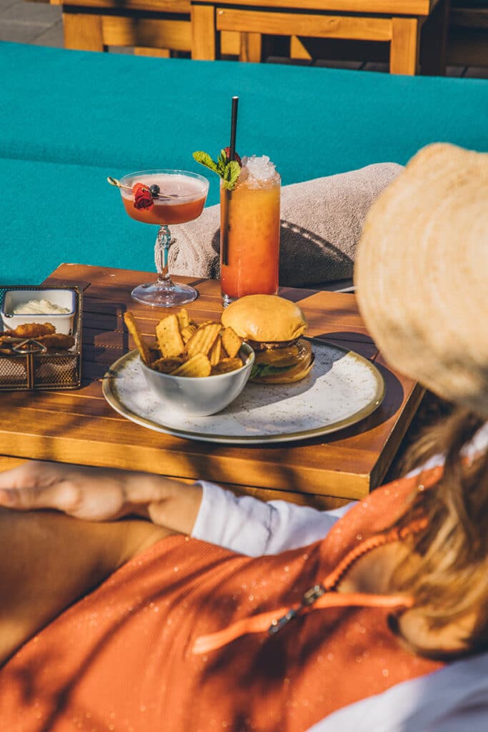 Piscina del Grand Hyatt Barcelona.