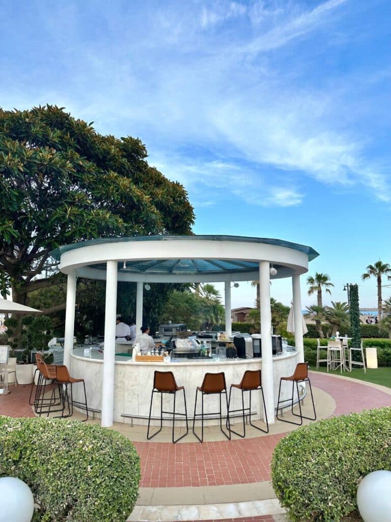 Kiosko Chill and Grill delHotel Las Arenas Balneario Resort 5* GL. 