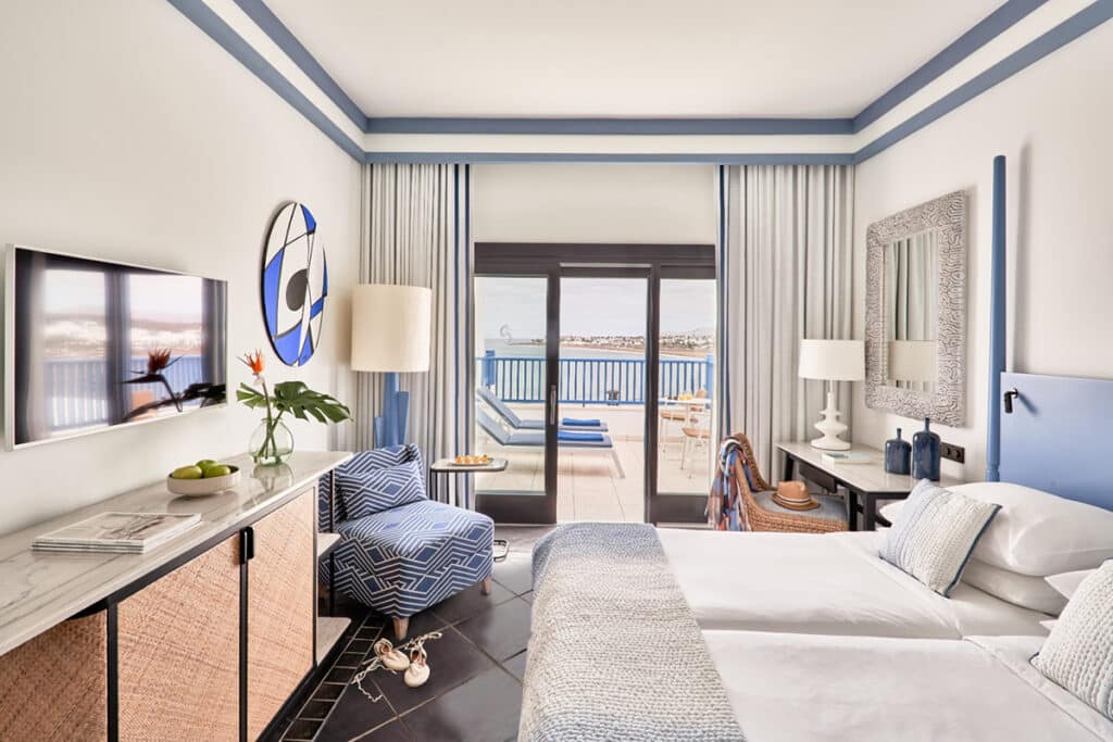 Habitación del Seaside Los Jameos****, en la isla de Lanzarote.