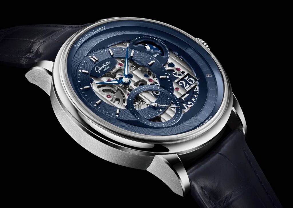 Glashütte Original presenta el PanoMaticCalendar en edición limitada “Azul del amanecer” 3 PanoMaticCalendar “Azul del amanecer” de Glashütte Original.