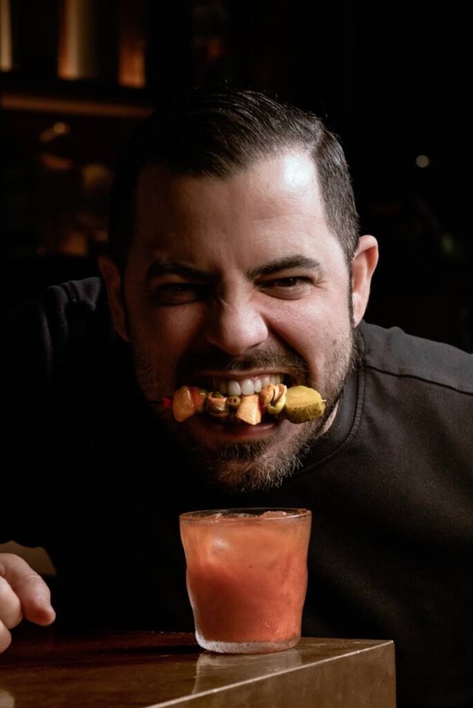 El bartender Antonio Naranjo.