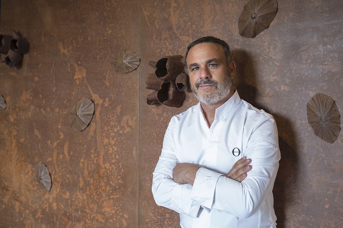 Ángel León inaugura Amura, su primer restaurante en África, en Mount Nelson de Ciudad del Cabo.