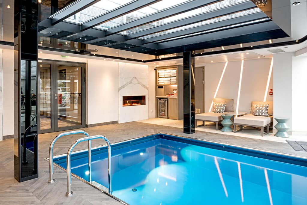 Riverside Luxury Cruises.