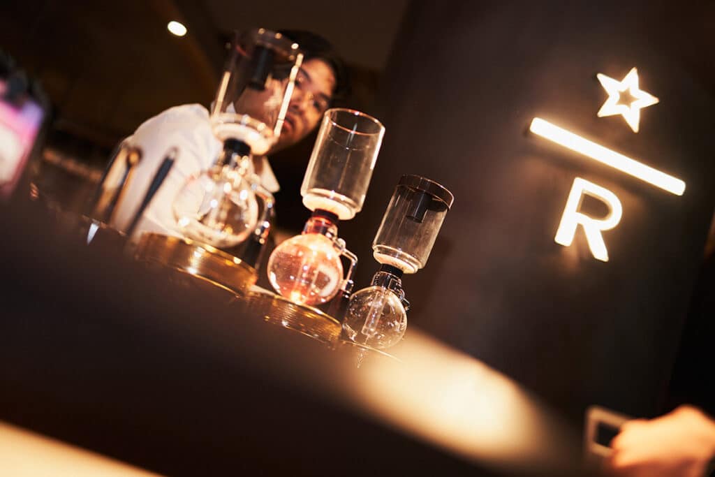 Flagship de Starbucks España en Santiago Bernabéu.