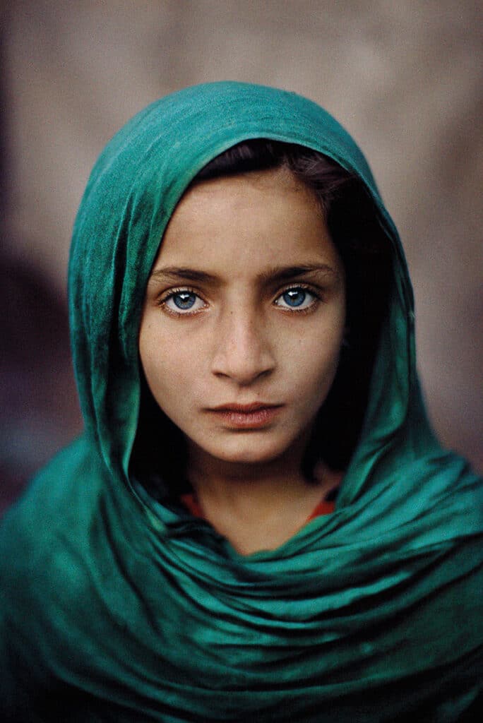 Retrato de una niña tomado por Steve McCurry en Pakistán.