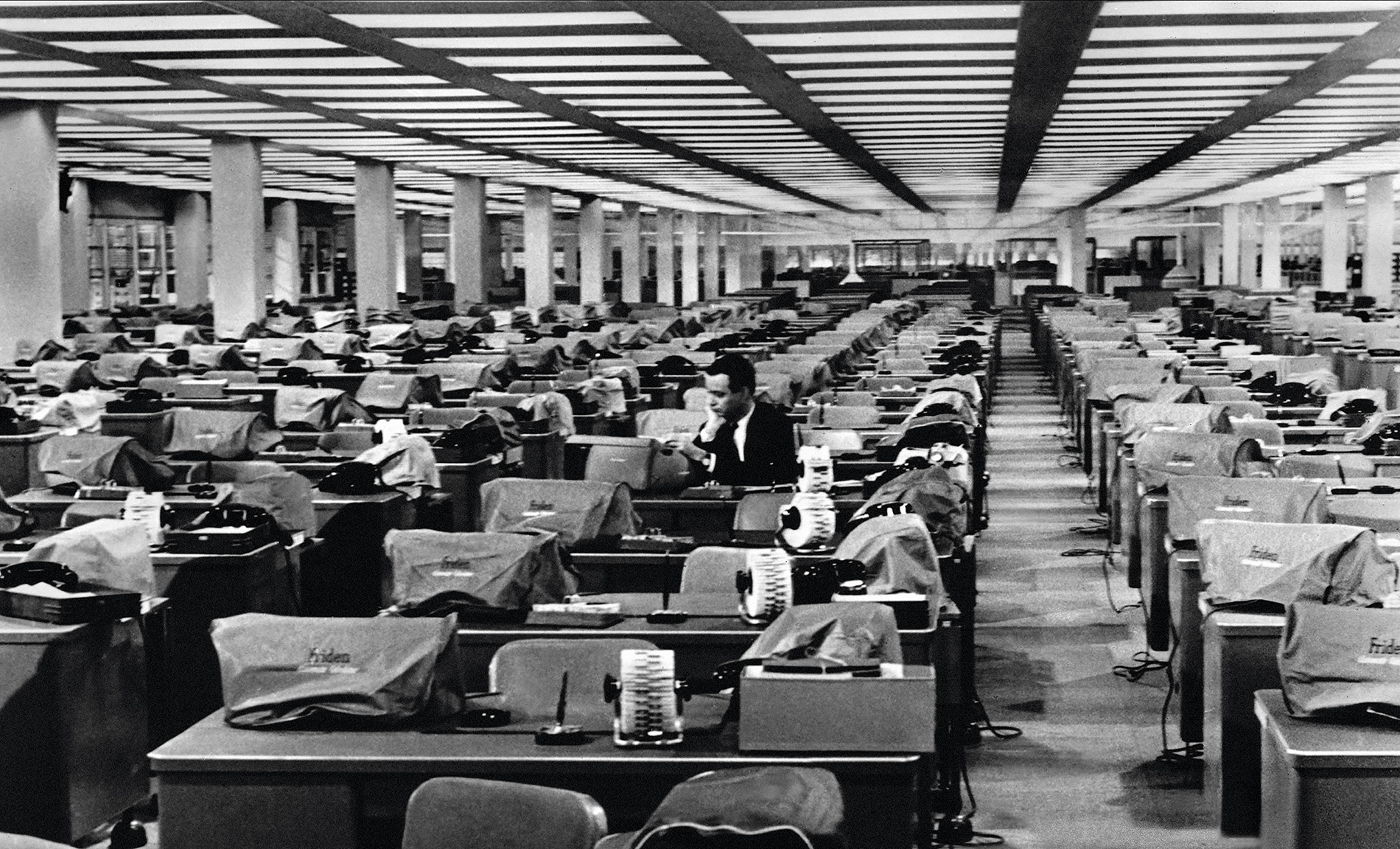 Jack Lemmon, en una escena de la película El apartamento (1960), dirigida por Billy Wilder.