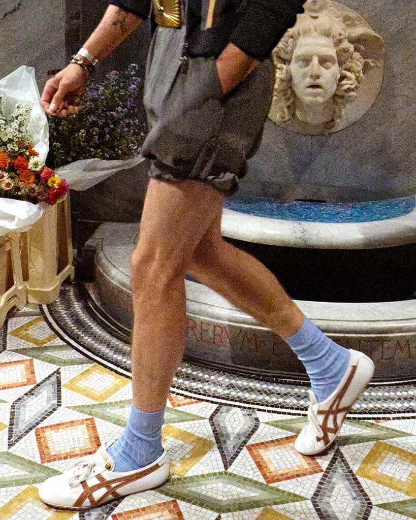 Onitsuka Tiger anuncia colaboración con Versace en la colección Primavera Verano 2026 4 Colaboración de Onitsuka Tiger con Versace en la colección Primavera Verano 2026.