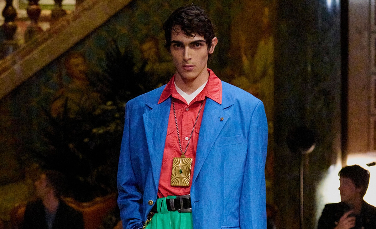 Colaboración de Onitsuka Tiger con Versace en la colección Primavera Verano 2026.