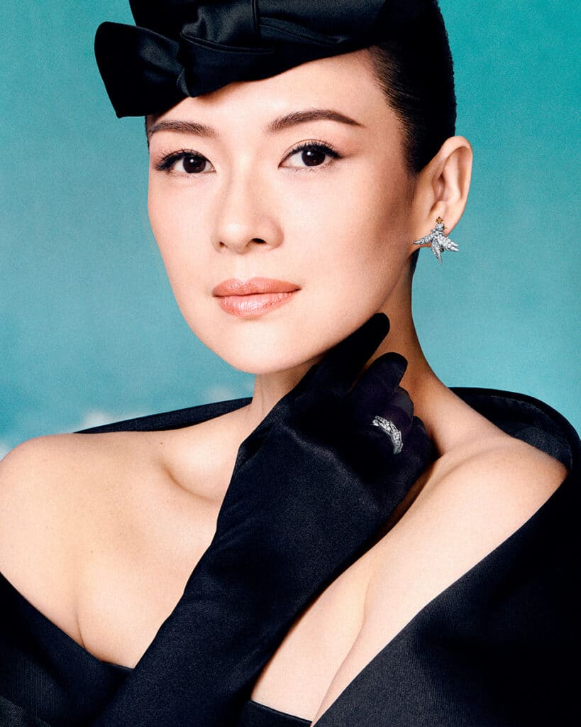 Tiffany & Co. presenta Bird on a Rock con Zhang Ziyi y Abby Champion 2 La actriz Zhang Ziyi posando con piezas de la colección Bird on a Rock de Tiffany & Co.