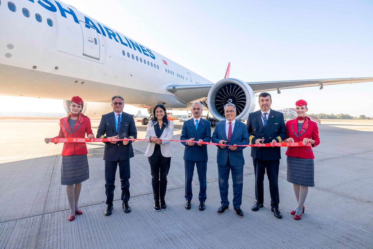 Turkish Airlines inaugura vuelos directos entre Sevilla e Estambul.
