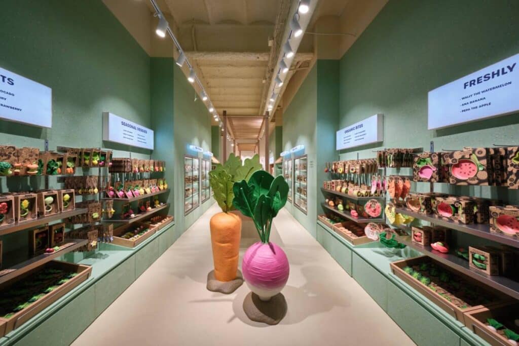 Lorena Canals y Oli&Carol inauguran su primera flagship store conjunta en Barcelona.