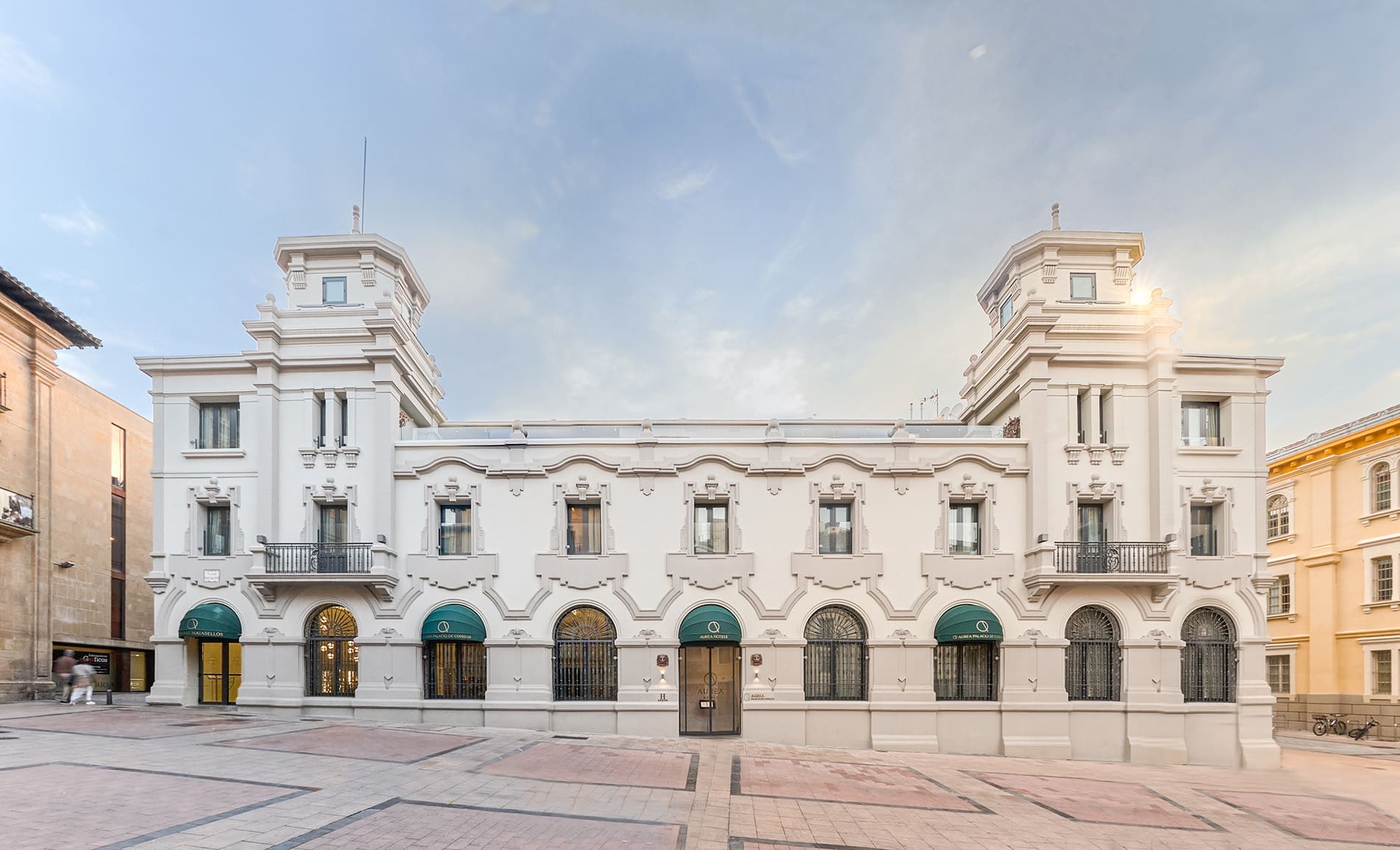 El Áurea Palacio de Correos de Logroño.